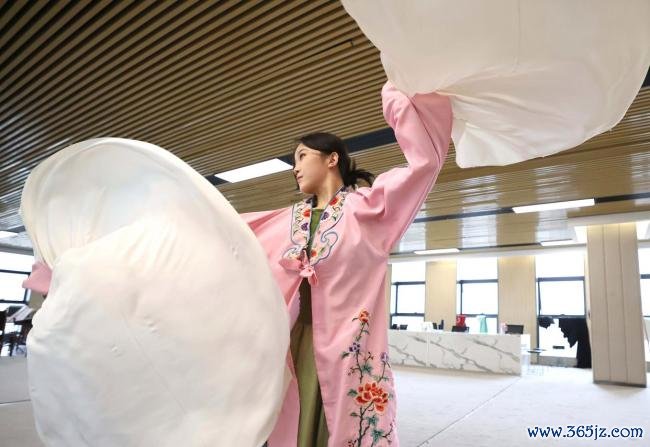 “主角”是何如真金不怕火成的——“一场戏”的台前幕后